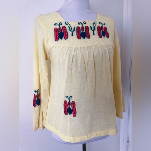 Vintage 60s Indian Cotton Gauze Blouse with Embroidered Butterflies - Picture 9 of 10